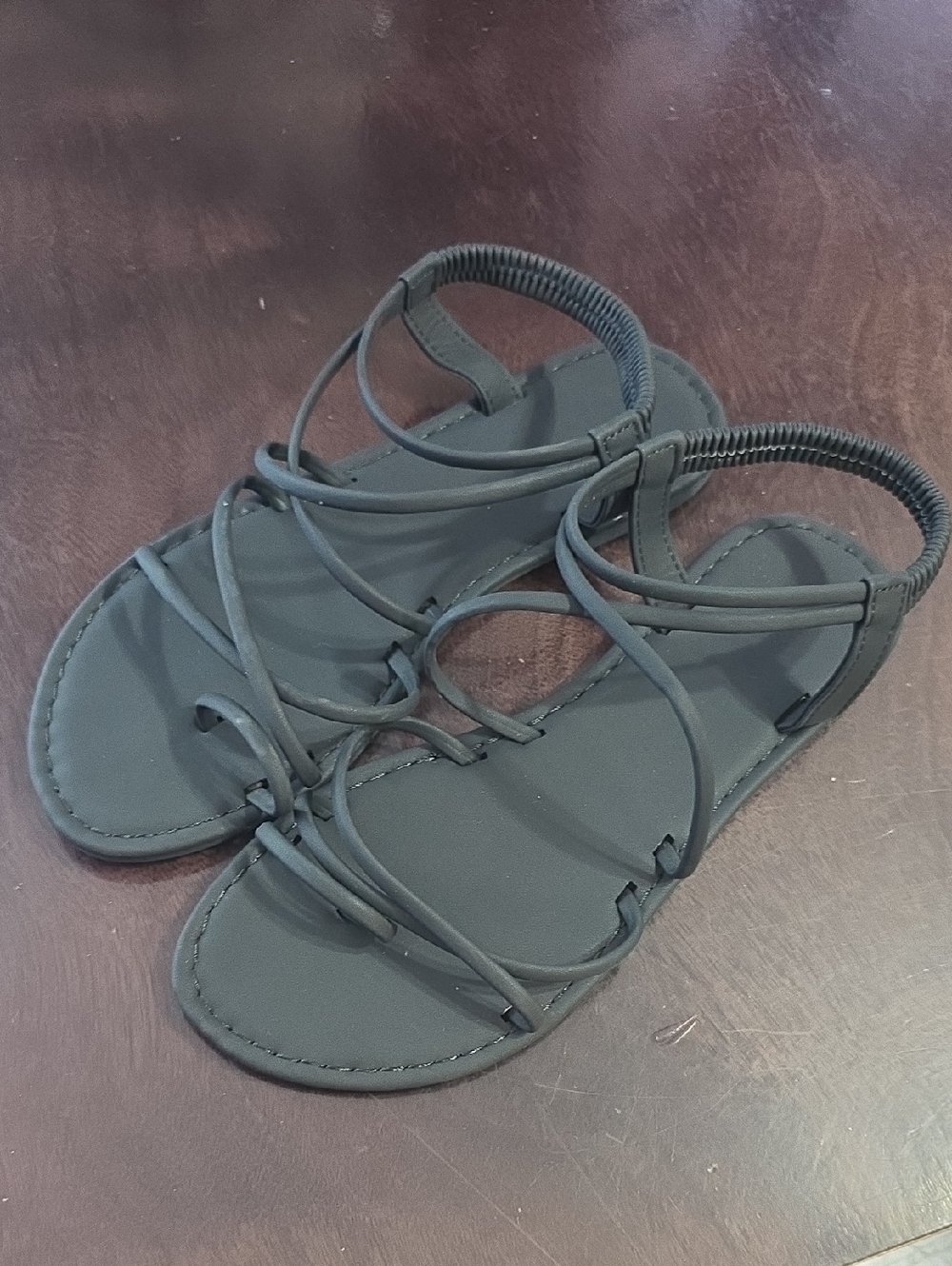 Women's Matte Black Strappy Elastic Back Sandals